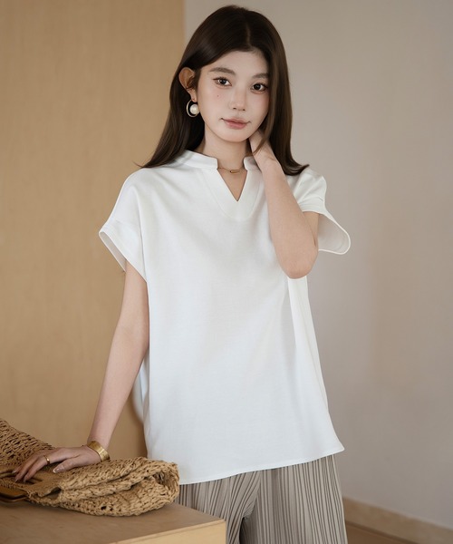 by LEGNA(バイレグナ)の「キーネックフレンチスリーブカットソー(Tシャツ/カットソー・レディース・ホワイト/チャコール/モカ/杢グレー/ブラック・MEDIUM/LARGE)」の7枚目の写真