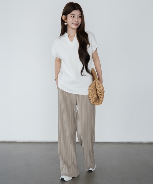 by LEGNA(バイレグナ)の「キーネックフレンチスリーブカットソー(Tシャツ/カットソー・レディース・ホワイト/チャコール/モカ/杢グレー/ブラック・MEDIUM/LARGE)」の9枚目の写真