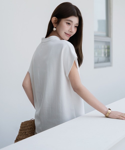 by LEGNA(バイレグナ)の「キーネックフレンチスリーブカットソー(Tシャツ/カットソー・レディース・ホワイト/チャコール/モカ/杢グレー/ブラック・MEDIUM/LARGE)」の12枚目の写真
