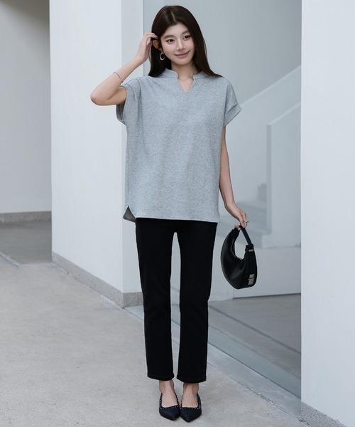 by LEGNA(バイレグナ)の「キーネックフレンチスリーブカットソー(Tシャツ/カットソー・レディース・ホワイト/チャコール/モカ/杢グレー/ブラック・MEDIUM/LARGE)」の19枚目の写真