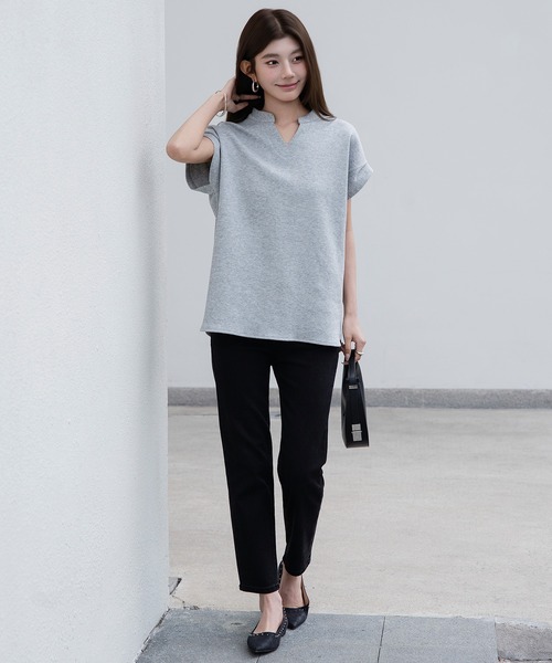 by LEGNA(バイレグナ)の「キーネックフレンチスリーブカットソー(Tシャツ/カットソー・レディース・ホワイト/チャコール/モカ/杢グレー/ブラック・MEDIUM/LARGE)」の20枚目の写真