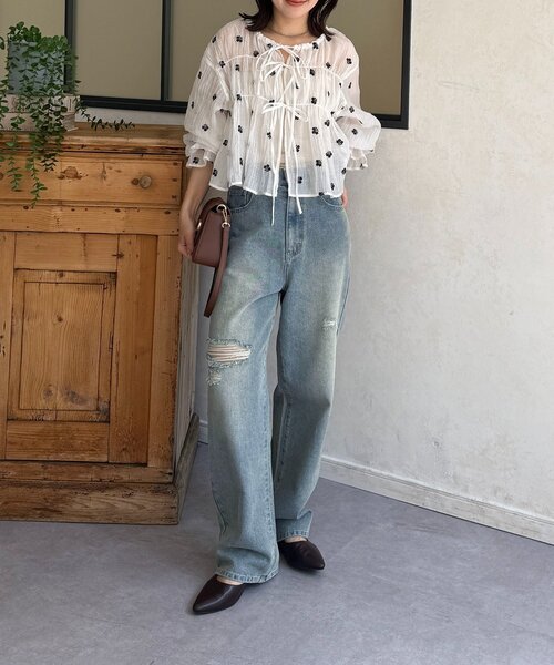 Thevon(ゼボン)の「楊柳リボンシャーリングシアーブラウス(シャツ/ブラウス・レディース・オフホワイト/アイボリー/ブラック/サックスブルー・FREE)」の22枚目の写真