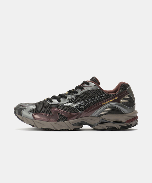 MIZUNO(ミズノ )の「MIZUNO WAVE RIDER 10 D1GA2431-12(スニーカー・メンズ・ブラウン・26cm/28cm)」の1枚目の写真