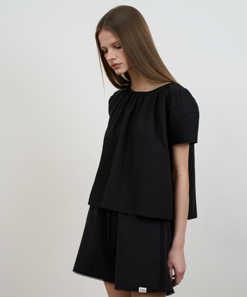 DEHEVE（デヘヴェ）の「Volume Shirring Blouse [Black]（シャツ/ブラウス・レディース・ブラック・OS）」の3枚目の写真