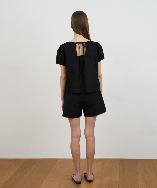 DEHEVE（デヘヴェ）の「Volume Shirring Blouse [Black]（シャツ/ブラウス・レディース・ブラック・OS）」の7枚目の写真