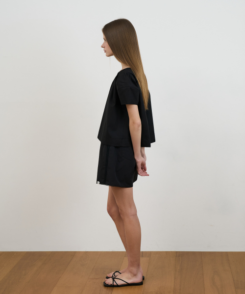 DEHEVE（デヘヴェ）の「Volume Shirring Blouse [Black]（シャツ/ブラウス・レディース・ブラック・OS）」の9枚目の写真