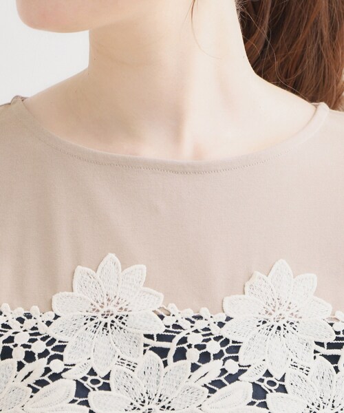 couture brooch(クチュールブローチ)の「【UVカット・接触冷感・洗える】レース バルーントップス(Tシャツ/カットソー・レディース・ブラック/オフホワイト/ネイビー系4・36/38/40/42)」の4枚目の写真