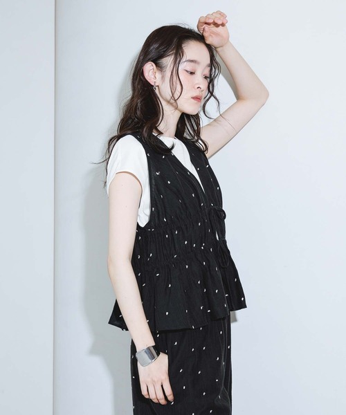 LAKOLE（ラコレ）の「＜接触冷感＞ドット刺繍ビスチェ / 848938（その他トップス・レディース・ブルー/ブラック/アイボリー・FREE）」の4枚目の写真