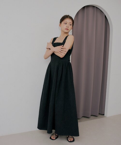 Chico(チコ)の「【SALON by Chico】フリンジデニムタンクワンピース(ワンピース・レディース・ブラック/ホワイト・FREE)」の17枚目の写真