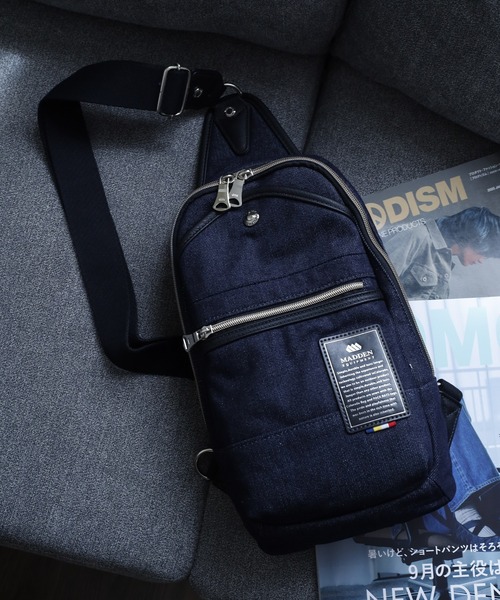 MADDEN EQUIPMENT(メデン イクイップメント)の「MADDEN EQUIPMENT デニム MAJESTY ボディバッグ(ボディバッグ/ウエストポーチ・メンズ・ブラック/ネイビー・フリー)」の2枚目の写真