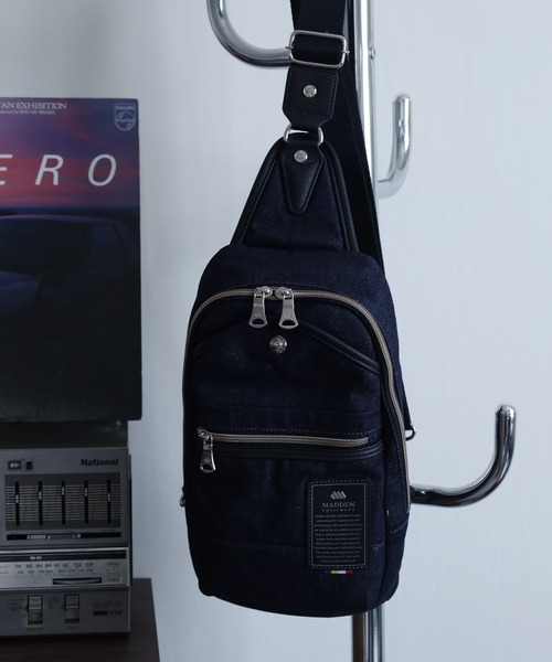 MADDEN EQUIPMENT(メデン イクイップメント)の「MADDEN EQUIPMENT デニム MAJESTY ボディバッグ(ボディバッグ/ウエストポーチ・メンズ・ブラック/ネイビー・フリー)」の4枚目の写真