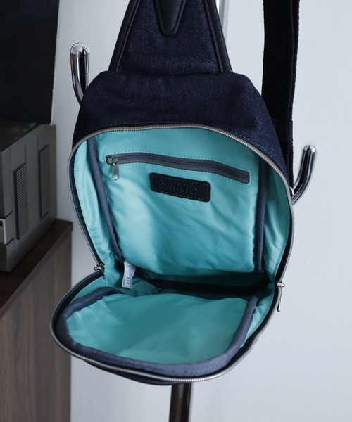 MADDEN EQUIPMENT(メデン イクイップメント)の「MADDEN EQUIPMENT デニム MAJESTY ボディバッグ(ボディバッグ/ウエストポーチ・メンズ・ブラック/ネイビー・フリー)」の11枚目の写真