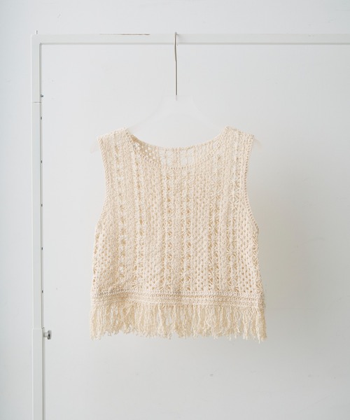 Crisp(クリスプ)の「flower crochet fringe tops / フラワークロシェフリンジトップス(ベスト・レディース・ナチュラル・FREE)」の11枚目の写真