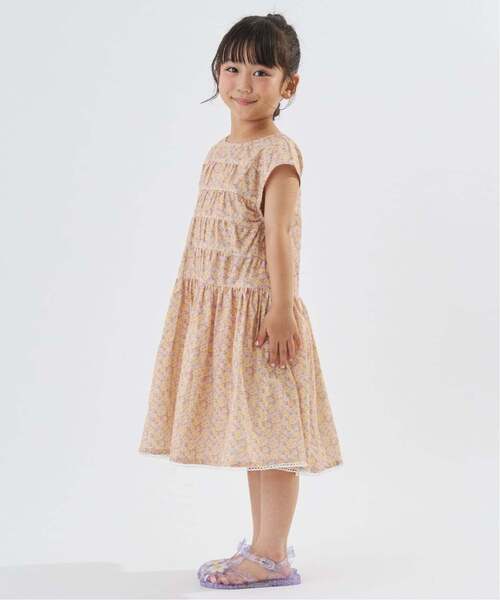 Lycee mine(リセマイン)の「【どちらが前でもOK】花柄ティアードワンピース【子供服】【キッズ】【女の子】(シャツワンピース・キッズ・ライトオレンジ系/クリーム/ピンク・110cm/100cm/90cm/140cm/130cm/120cm)」の4枚目の写真