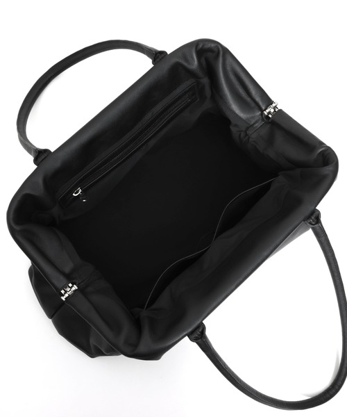 YArKA（ヤーカ）の「【YArKA/ヤーカ】real leather long frame soft bag [LFW1] / 口金ボストンバッグ（トートバッグ・レディース・ブラック・FREE）」の9枚目の写真