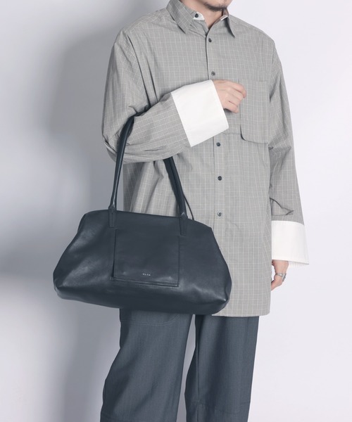 YArKA（ヤーカ）の「【YArKA/ヤーカ】real leather long frame soft bag [LFW1] / 口金ボストンバッグ（トートバッグ・レディース・ブラック・FREE）」の11枚目の写真