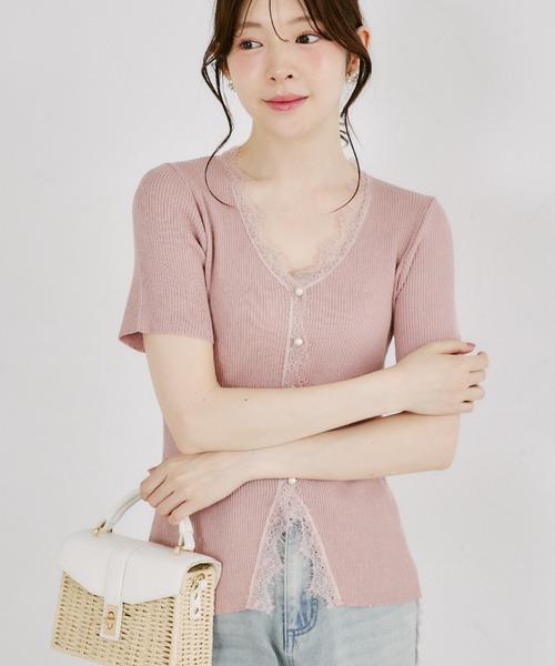 tocco closet(トッコ クローゼット)の「フロントパール付きレース装飾カーディガン風リブニットプルオーバー(ニット/セーター・レディース・モカ/ブラック/ピンクベージュ・M)」の3枚目の写真