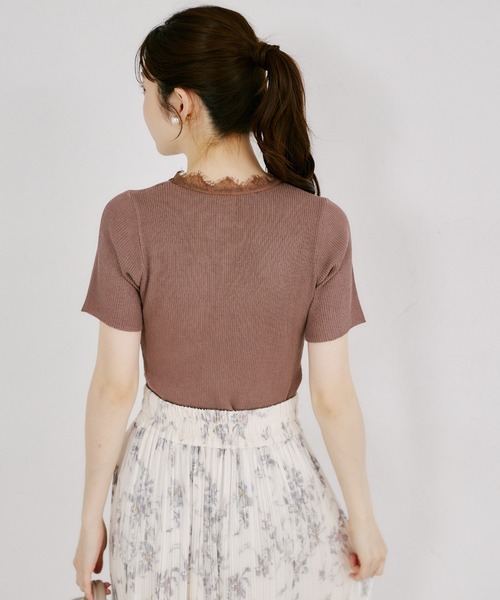 tocco closet(トッコ クローゼット)の「フロントパール付きレース装飾カーディガン風リブニットプルオーバー(ニット/セーター・レディース・モカ/ブラック/ピンクベージュ・M)」の14枚目の写真