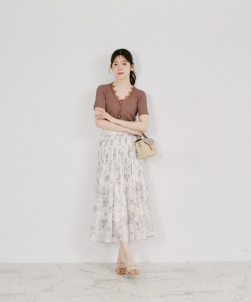tocco closet(トッコ クローゼット)の「フロントパール付きレース装飾カーディガン風リブニットプルオーバー(ニット/セーター・レディース・モカ/ブラック/ピンクベージュ・M)」の19枚目の写真