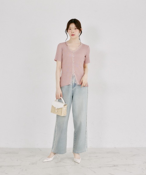 tocco closet(トッコ クローゼット)の「フロントパール付きレース装飾カーディガン風リブニットプルオーバー(ニット/セーター・レディース・モカ/ブラック/ピンクベージュ・M)」の4枚目の写真