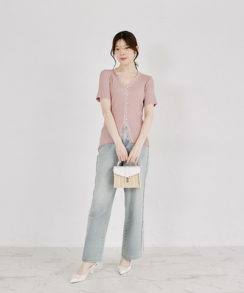 tocco closet(トッコ クローゼット)の「フロントパール付きレース装飾カーディガン風リブニットプルオーバー(ニット/セーター・レディース・モカ/ブラック/ピンクベージュ・M)」の5枚目の写真
