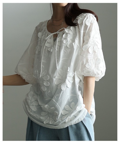 Sawa a la mode(サワアラモード)の「立体花柄レース刺繍パフスリーブブラウス(シャツ/ブラウス・レディース・ブラック/ホワイト・FREE)」の8枚目の写真