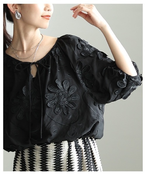 Sawa a la mode(サワアラモード)の「立体花柄レース刺繍パフスリーブブラウス(シャツ/ブラウス・レディース・ブラック/ホワイト・FREE)」の18枚目の写真