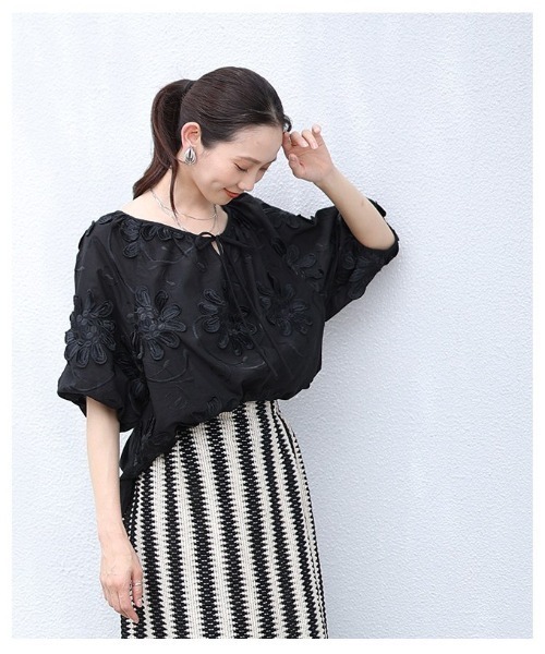 Sawa a la mode(サワアラモード)の「立体花柄レース刺繍パフスリーブブラウス(シャツ/ブラウス・レディース・ブラック/ホワイト・FREE)」の22枚目の写真