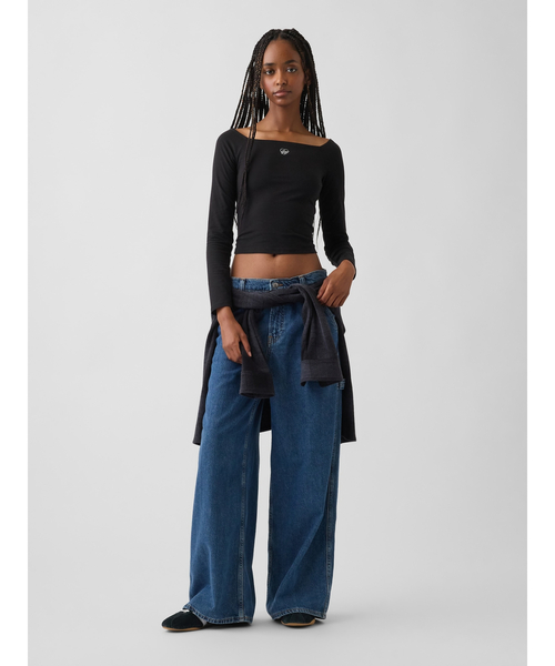 GAP(ギャップ)の「CloseKnit Jersey Gap Logo Off-Shoulder Crop T-Shirt(Tシャツ/カットソー・レディース・グレー/ホワイト/ブラック/ネイビー・XL/L/M/S/XS/XXS)」の6枚目の写真