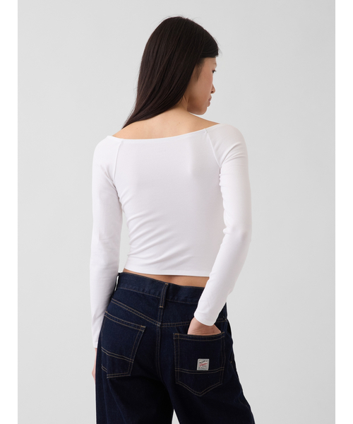 GAP(ギャップ)の「CloseKnit Jersey Gap Logo Off-Shoulder Crop T-Shirt(Tシャツ/カットソー・レディース・グレー/ホワイト/ブラック/ネイビー・XL/L/M/S/XS/XXS)」の11枚目の写真