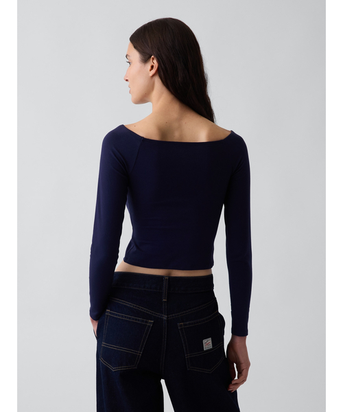 GAP(ギャップ)の「CloseKnit Jersey Gap Logo Off-Shoulder Crop T-Shirt(Tシャツ/カットソー・レディース・グレー/ホワイト/ブラック/ネイビー・XL/L/M/S/XS/XXS)」の9枚目の写真