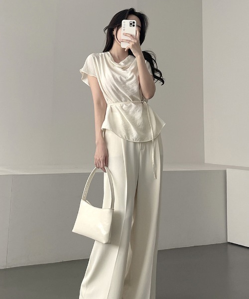 Aelina(エリナ)の「エレガントウエスト絞りブラウス(シャツ/ブラウス・レディース・ネイビー/アイボリー・FREE)」の12枚目の写真