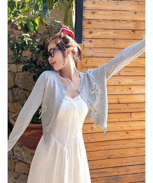 Ritzy（リッツィー）の「ハートリボン刺繍クロップドニットカーディガン（カーディガン/ボレロ・レディース・イエロー/グレー/レッド/ブルー・FREE）」の10枚目の写真