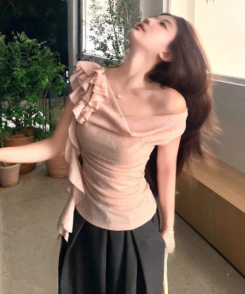 FAVORITO(ファヴォリート)の「オフショルダー半袖トップス(その他トップス・レディース・ベージュ/ピンク・F)」の9枚目の写真