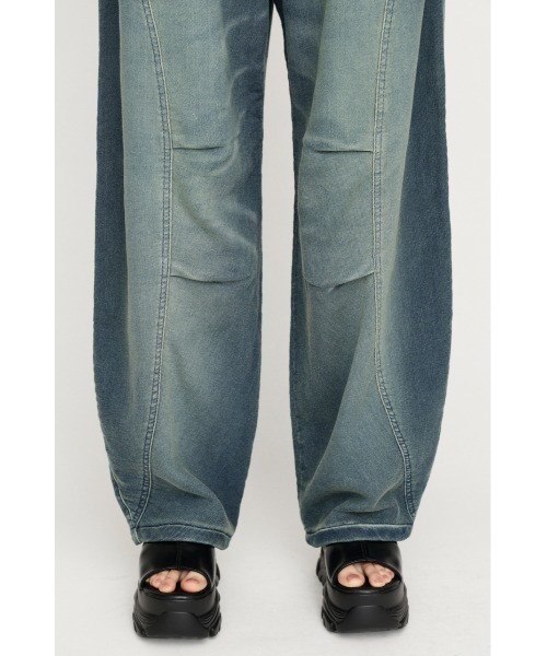 SLY(スライ)の「BARRELLEG DENIM LIKE SW PT バレルレッグデニムライクスウェットパンツ 秋服 冬服(スウェットパンツ・レディース・ブルー/ダークブルー・1/2)」の11枚目の写真