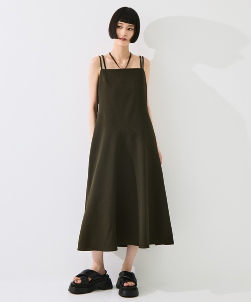 STUDIOUS(ステュディオス)の「【STUDIOUS/ステュディオス】Layered Panel Dress/レイヤードパネルドレス/ウォッシャブル/首紐取り外し可/マルチウェイ(ジャンパースカート・レディース・グレー/ダークブラウン・FREE)」の4枚目の写真