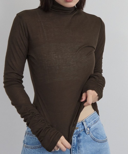 STELLA FISH(ステラフィッシュ)の「袖ギャザーシアータートルTOPS(Tシャツ/カットソー・レディース・チャコールグレー/ブラウン/オフホワイト/ライトオリーブ・FREE)」の4枚目の写真
