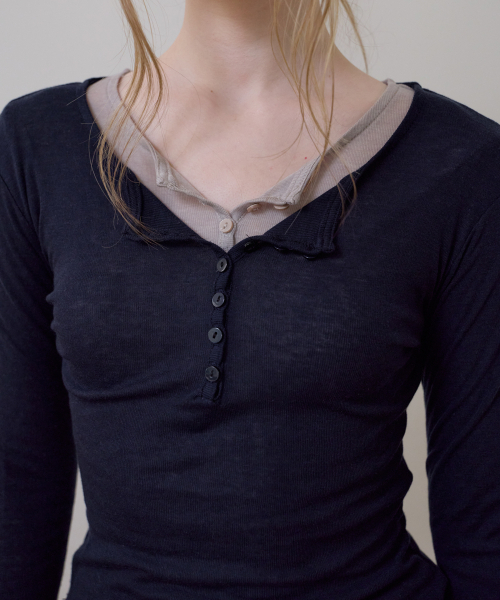 ROSEFRANTZ（ロゼフランツ）の「Henley Neck Layered Long Sleeve [Navy]（Tシャツ/カットソー・レディース・ネイビー・OS）」の12枚目の写真