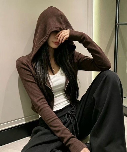 Achic(アシック)の「レイヤードフーディージップトップス(パーカー・レディース・ブラック系/ブラウン/ブラック・M)」の8枚目の写真