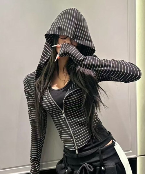 Achic(アシック)の「レイヤードフーディージップトップス(パーカー・レディース・ブラック系/ブラウン/ブラック・M)」の13枚目の写真