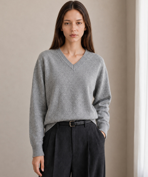 LEIE(レイエ)の「ソフトVネックメリノウールラグランオーバーサイズニット(メランジグレー)(ニット/セーター・レディース・その他・FREE)」の1枚目の写真