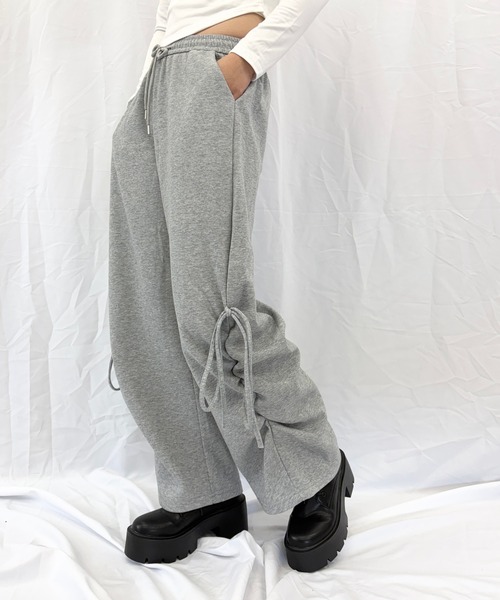 Alite cloth（アリーテクロス）の「サイドシャーリング ワイドスウェットパンツ / ルーズシルエット（スウェットパンツ・レディース・ダークグレー/グレー/ブラック/ライトグレー・S/L/M）」の3枚目の写真