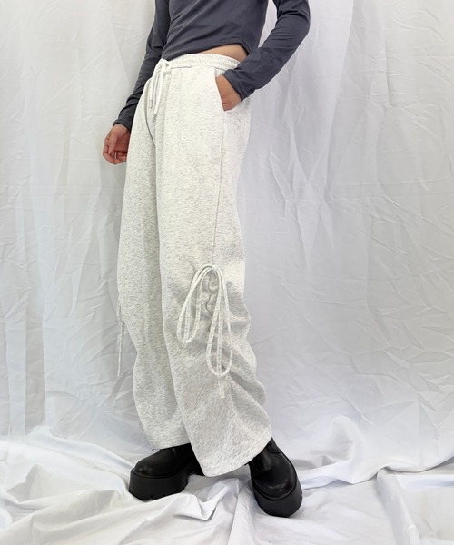Alite cloth（アリーテクロス）の「サイドシャーリング ワイドスウェットパンツ / ルーズシルエット（スウェットパンツ・レディース・ダークグレー/グレー/ブラック/ライトグレー・S/L/M）」の7枚目の写真