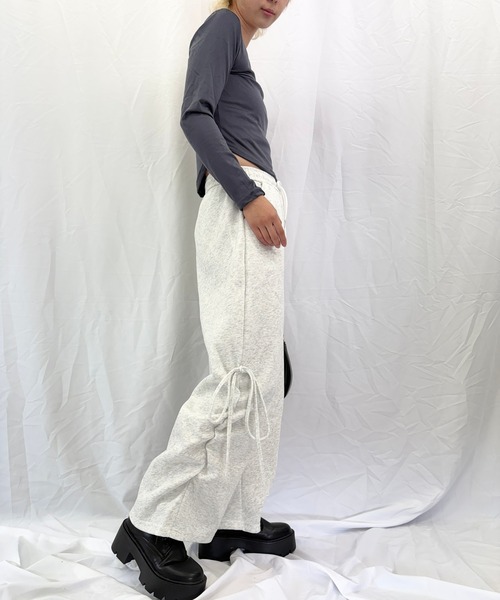 Alite cloth（アリーテクロス）の「サイドシャーリング ワイドスウェットパンツ / ルーズシルエット（スウェットパンツ・レディース・ダークグレー/グレー/ブラック/ライトグレー・S/L/M）」の10枚目の写真