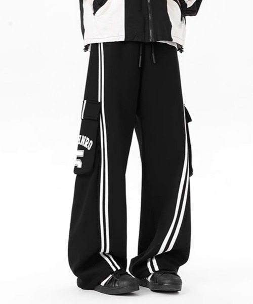 JOHNNY WOLF(ジョニーウルフ)の「GATO サイドライン ワイド スウェット カーゴパンツ(スウェットパンツ・メンズ・ブラック・S/M/L)」の5枚目の写真