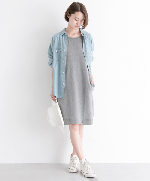 URBAN RESEARCH（アーバンリサーチ）の「UR TRベア裏毛クルーネックワンピース	（ワンピース・レディース・グレー/ネイビー・FREE）」の3枚目の写真