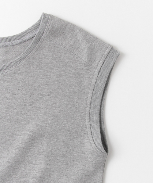 URBAN RESEARCH（アーバンリサーチ）の「UR TRベア裏毛クルーネックワンピース	（ワンピース・レディース・グレー/ネイビー・FREE）」の11枚目の写真