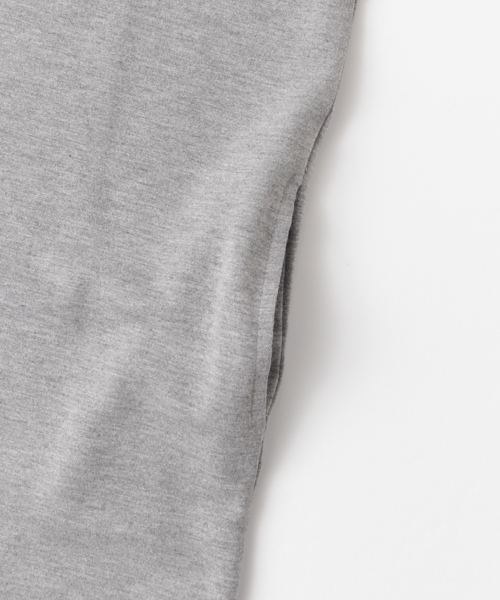 URBAN RESEARCH（アーバンリサーチ）の「UR TRベア裏毛クルーネックワンピース	（ワンピース・レディース・グレー/ネイビー・FREE）」の12枚目の写真