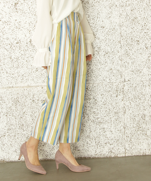 SESTO（セスト）の「7cmストレートヒールのスエード素材美脚ポインテッドトゥパンプス（パンプス・レディース・グレイッシュベージュ/パイソン/ブラック/ダークベージュ/グレー/ブルー/ネイビー/イエロー/ピンク/レッド/その他/ライトグレー/ブラック系その他/ブラック系その他2/グレー系その他/イエロー系その他/オレンジ系その他/ブルー系その他/ホワイト系その他・23.0cm/22.0cm/25.5cm/24.5cm/24.0cm/22.5cm/23.5cm）」の7枚目の写真