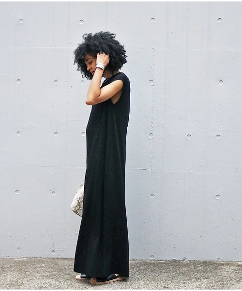 TODAYFUL（トゥデイフル）の「バッグスリットワンピース（ワンピース・レディース・ブラック/グレイッシュベージュ/オレンジ・38inch/36inch）」の5枚目の写真